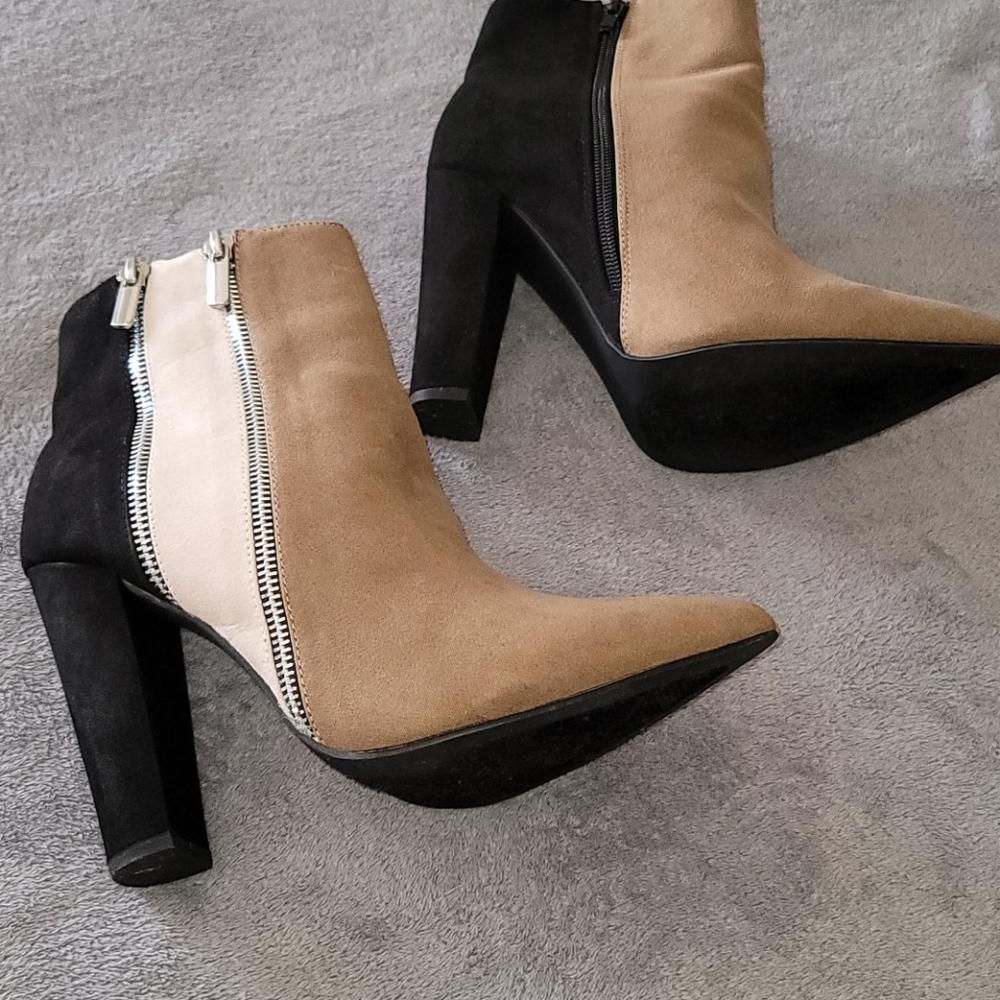 Shoes - Picture 4 of 4